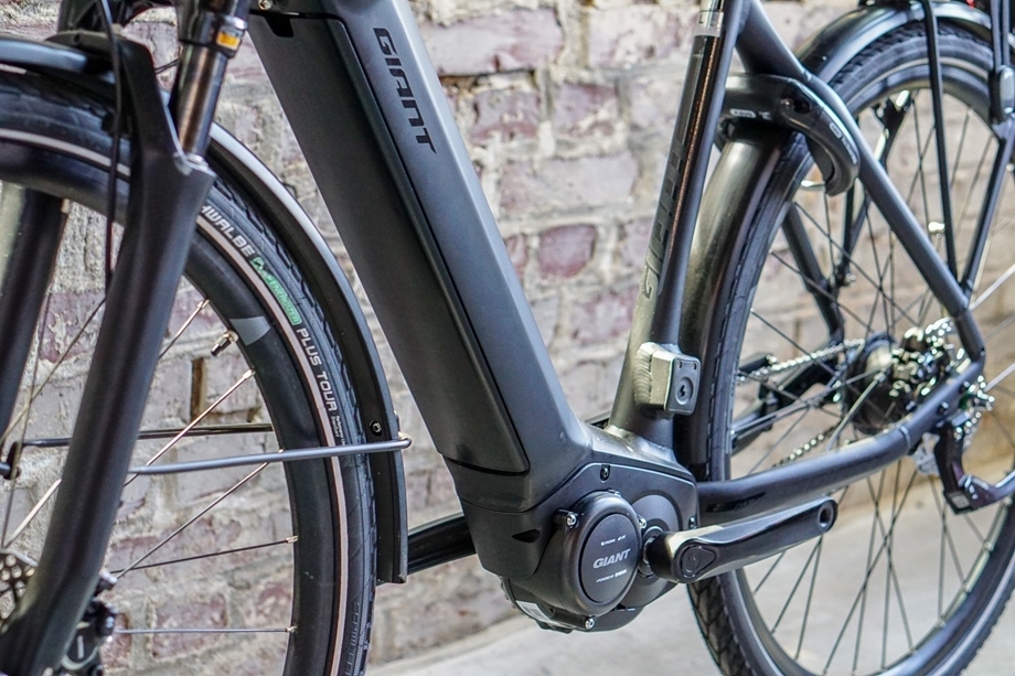 Slika ELEKTRIČNO KOLO GIANT DailyTour E+ 1 GTS  L