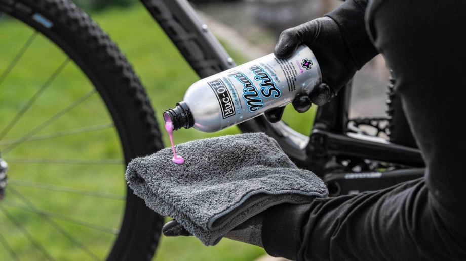 Slika MUC-OFF MIRACLE SHINE VOSEK ZA ZAŠČITO KOLESA